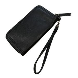 Universal Thread wallet wristlet